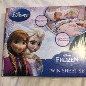 Disney Frozen twin sheet set
